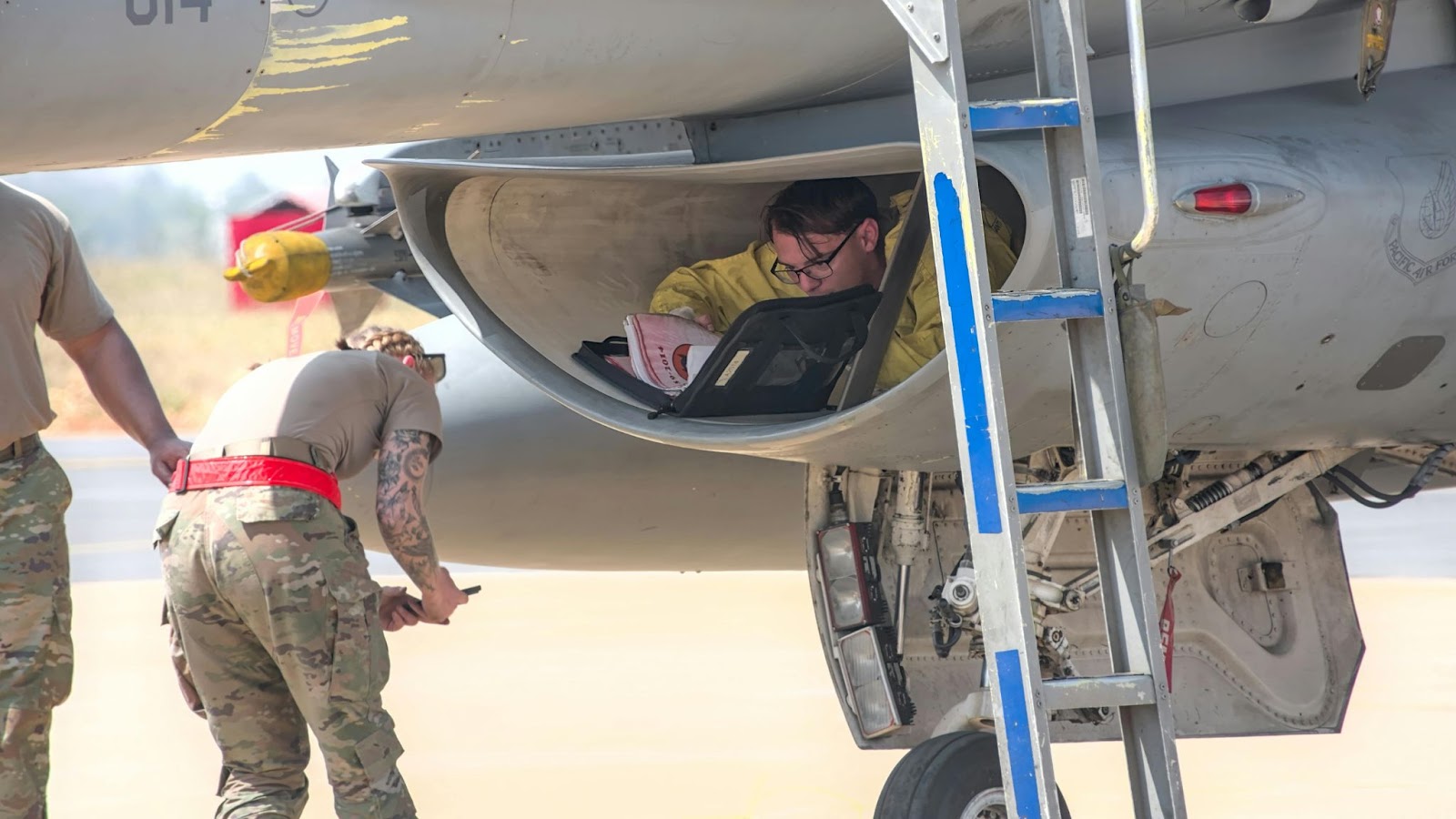MRO crew inspects aircraft, reactively checking for inventory parts needed based on visual inspection and not AI data. 