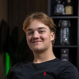 Een kleine blondine met een grote lach, Milan