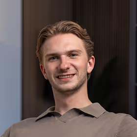 Arthur met een lach op zijn gezicht