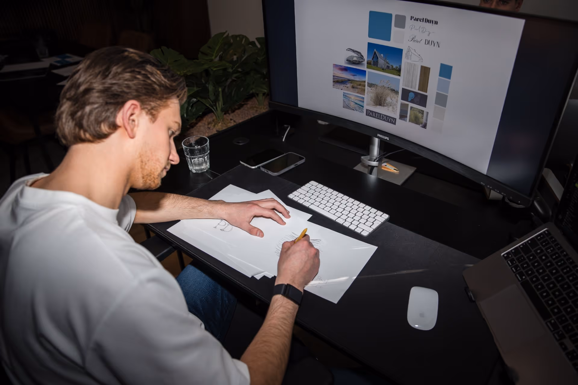 Arthur is druk bezig branding te realiseren voor Parelduyn