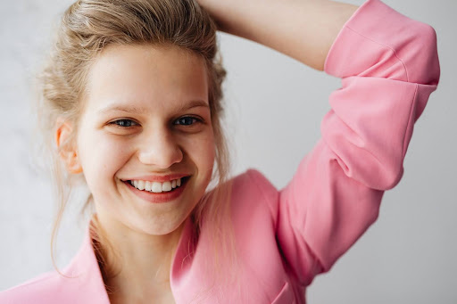  General dentistry in Northlake offers smile makeovers with whitening and veneers for a confident, joyful smile.