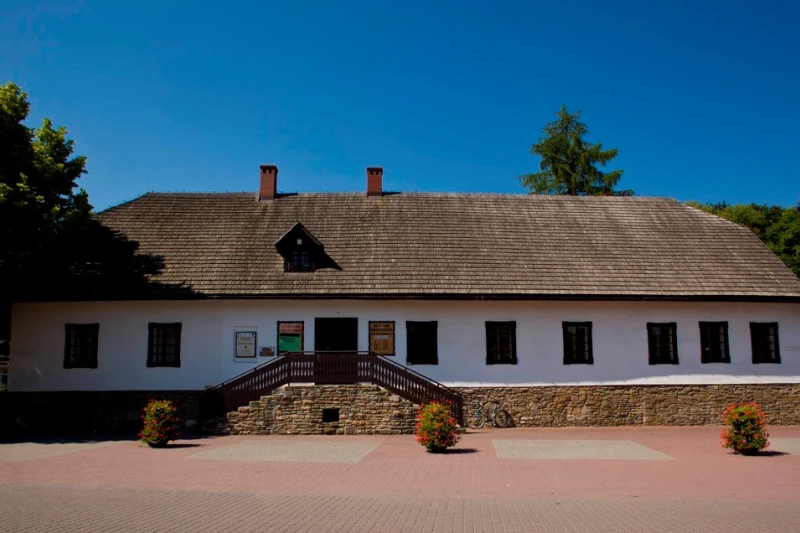 Kulturalna perła Wisły. Co ukrywa Muzeum Beskidzkie im. A. Podżorskiego?