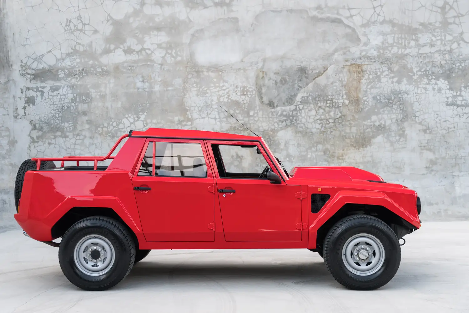 1990 Lamborghini LM002 Downdraft
