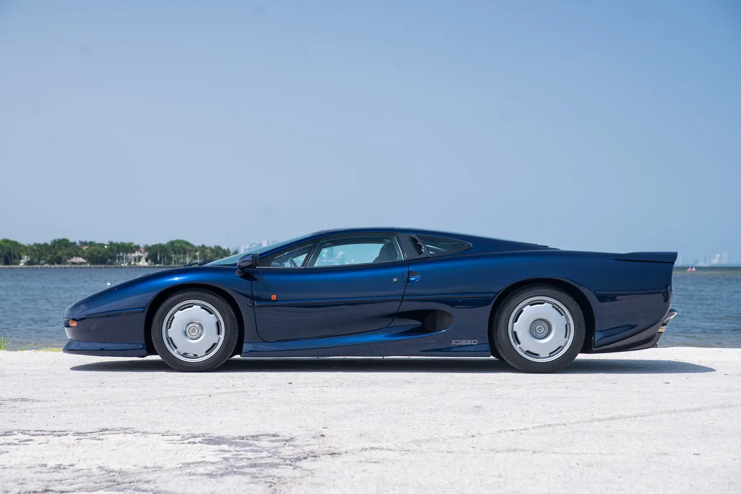 1994 Jaguar XJ220 