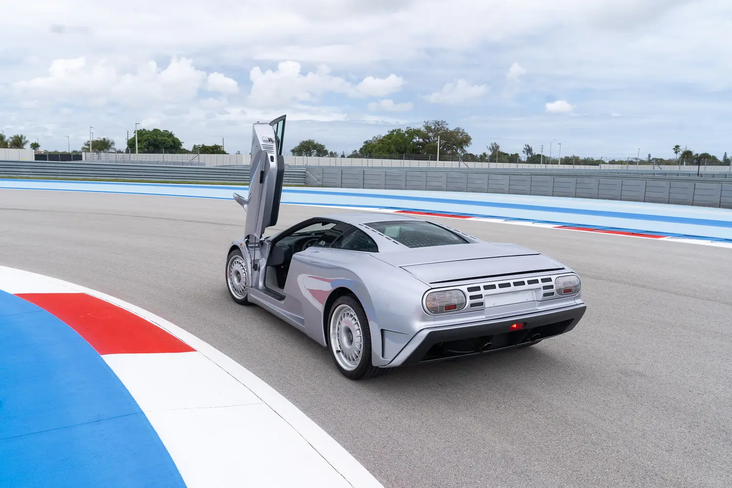 1993 Bugatti EB110 GT