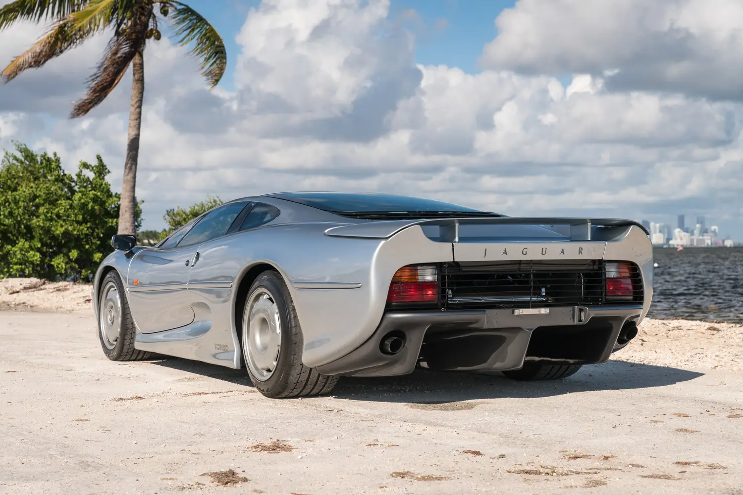 1993 Jaguar XJ220 