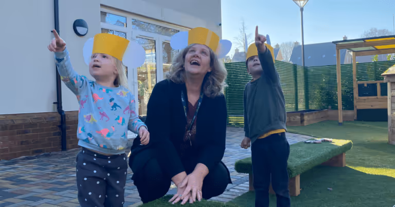 toddlers outdoor reading activity