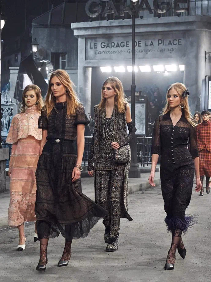Chanel Métiers d’Art Pre-Fall 2016