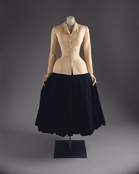 «The Bar Suit» Dior, 1947 г.