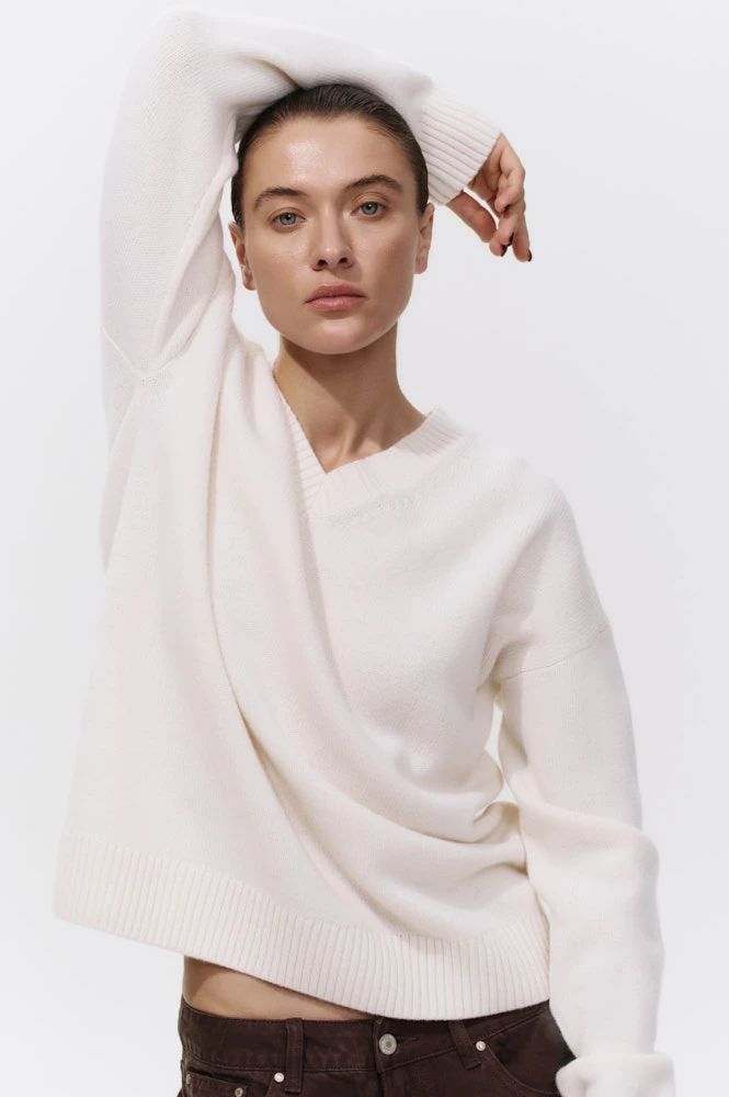 Свитер DAISYKNIT