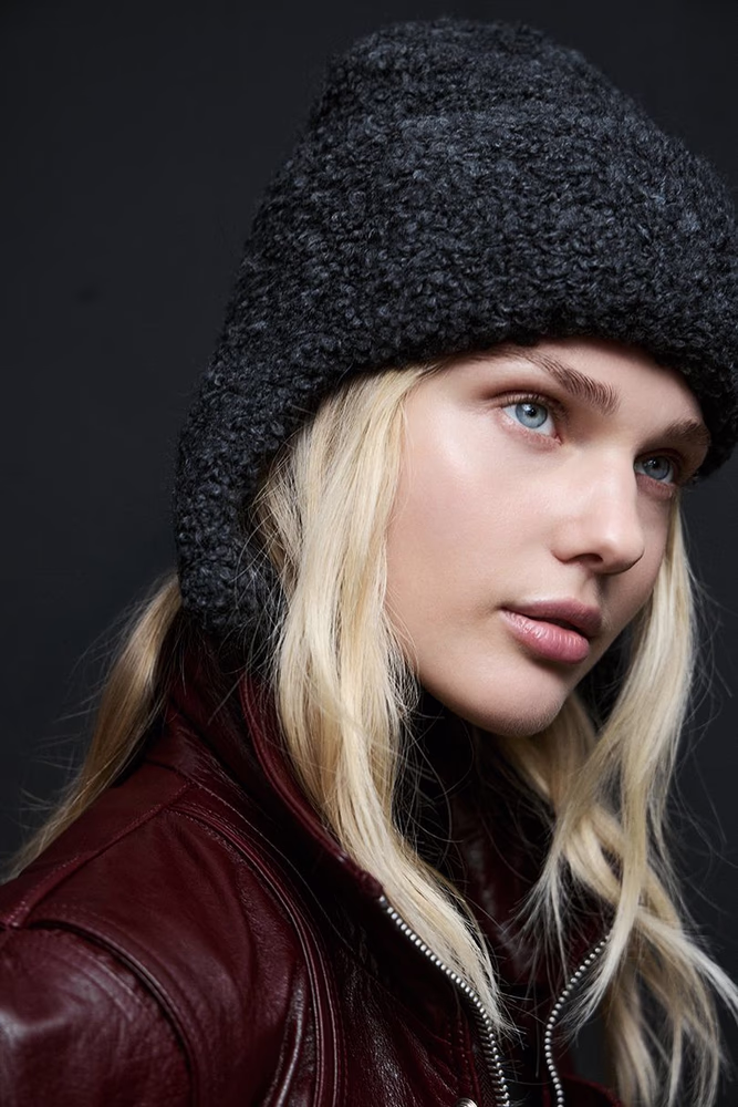 Шапка с ушами EKONIKA