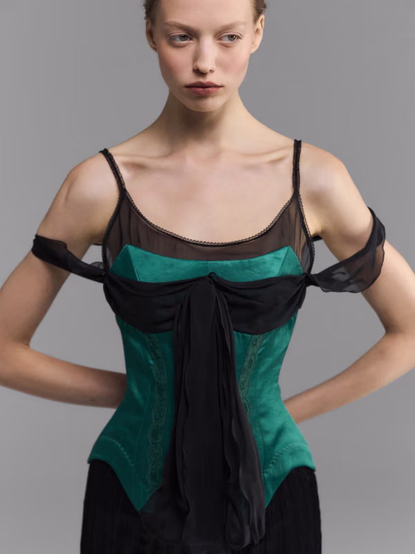 Топ с иллюзией двухслойности DANIIL ANTSIFEROV