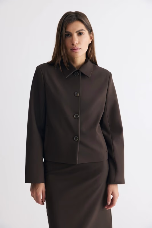 Жакет укороченный с отложным воротником DAISYKNIT