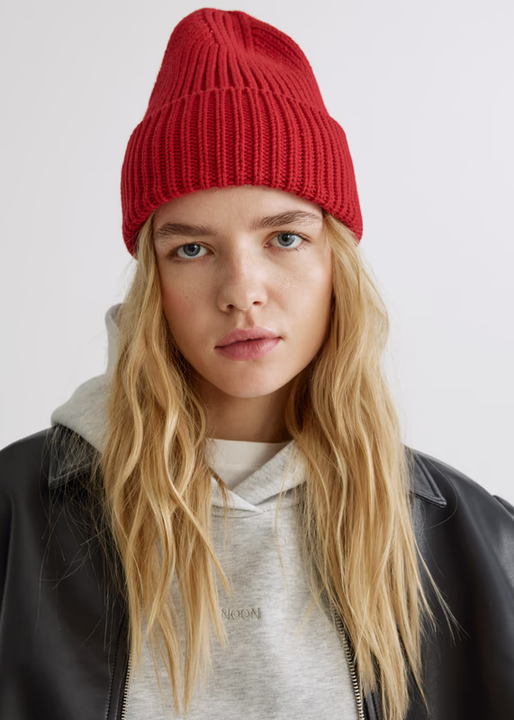 Шапка-бини крупной вязки SELA.