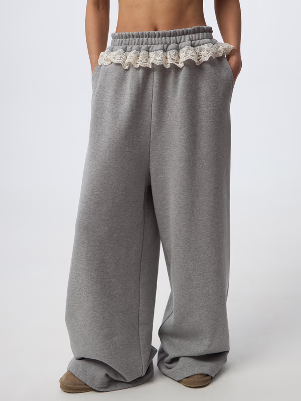 Брюки женские из футера с рюшей MAMA RAZRESHILA