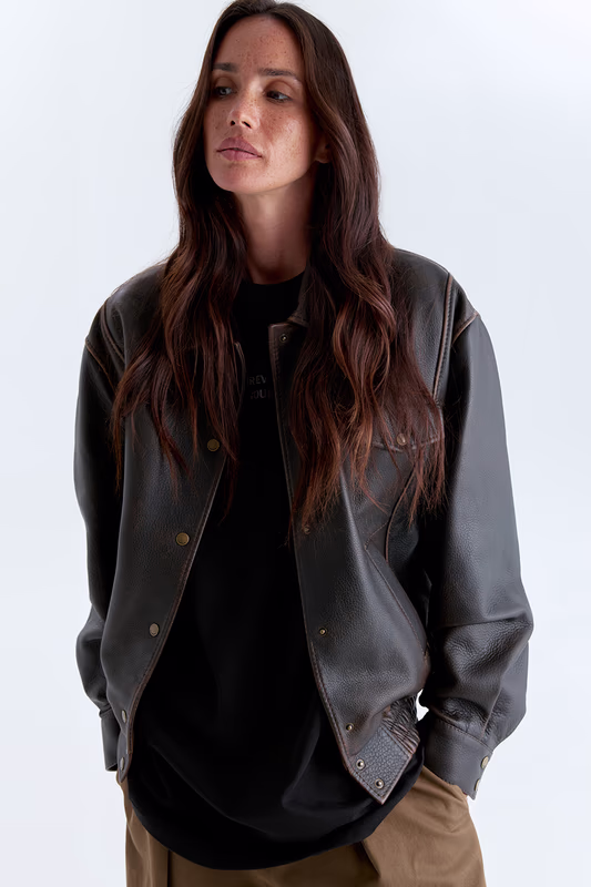 Кожаный бомбер на кнопках YULIAWAVE