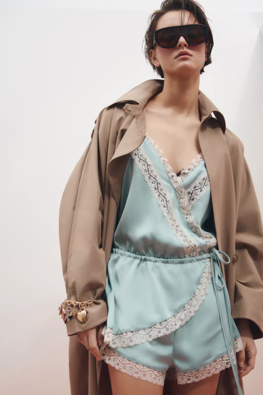 Комбинезон атласный с кружевом на тонких бретелях BEFREE