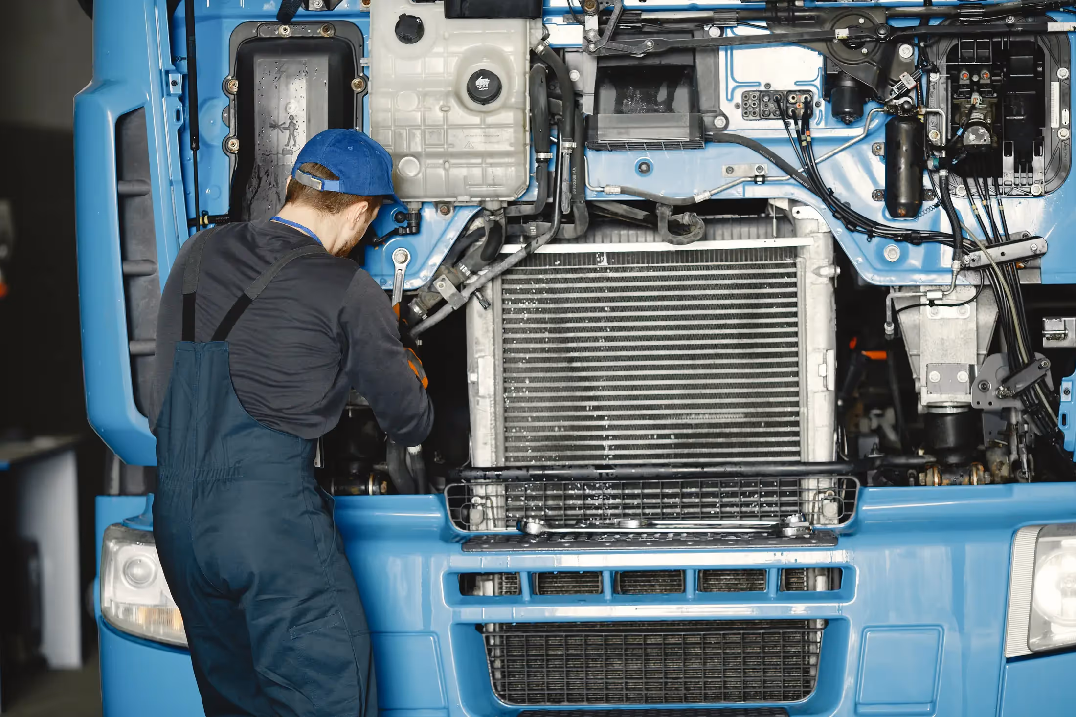 Mobile Diesel mechanic performing vehicle modification services in Milwaukee, CA