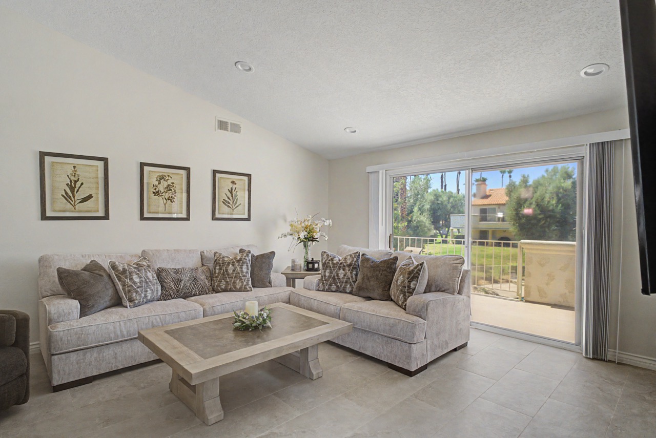Desert Perfection-Gated CC w/ Access to Amenities