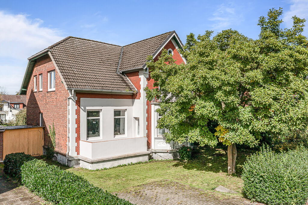 RAHMANN-Großzügiges Familiendomizil-Hausansicht