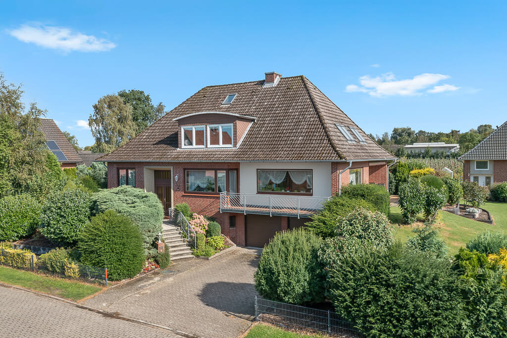 RAHMANN-Großzügig-Hausansicht