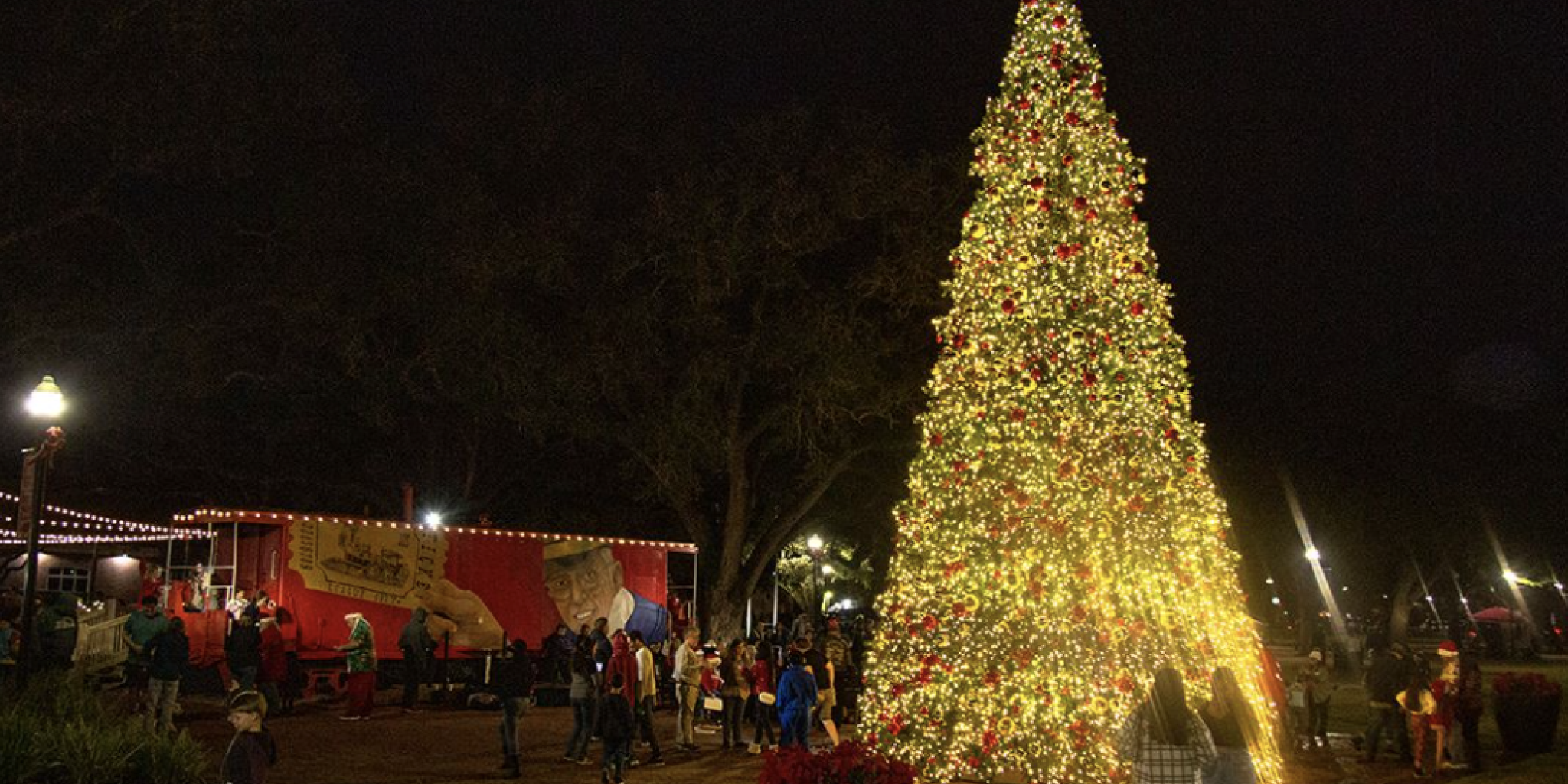 Holiday Season Kicks Off Nov. 29 With Market, Tree Lighting in League City