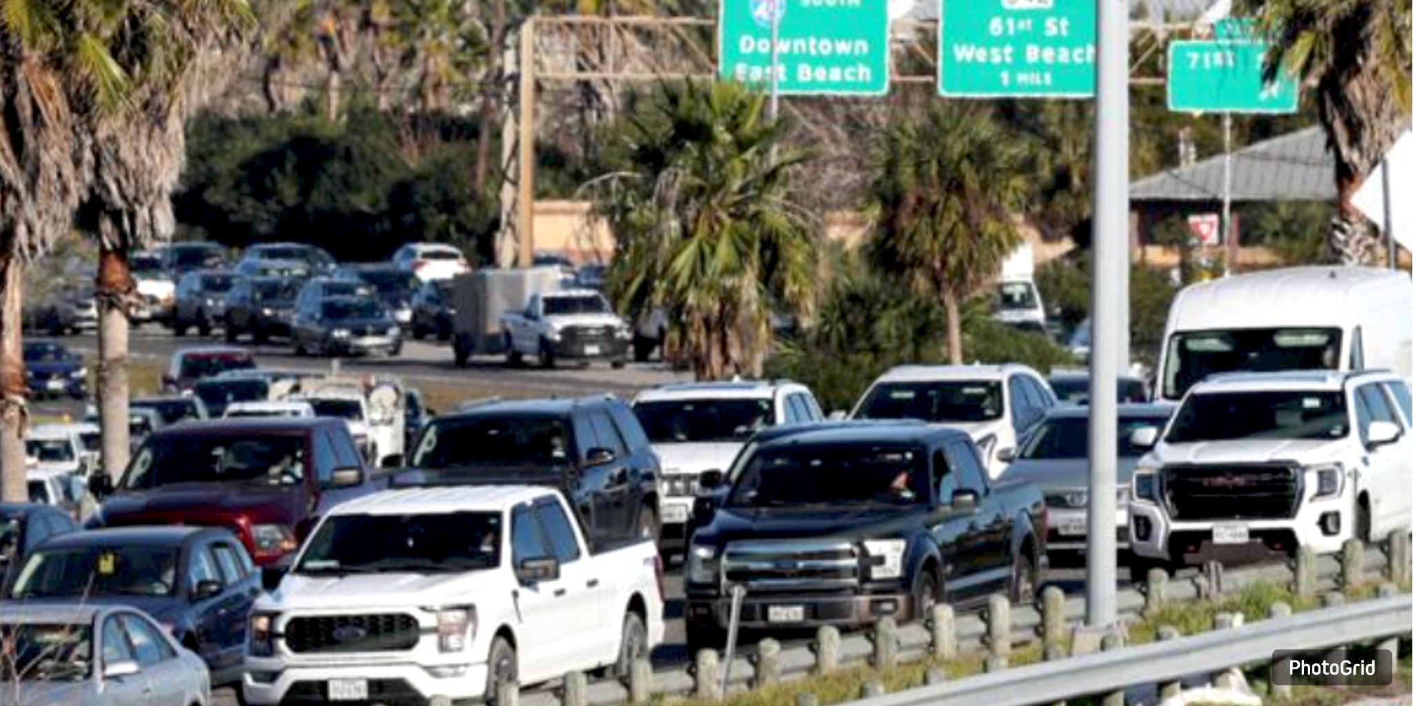 Fatal crash shuts down Galveston Causeway