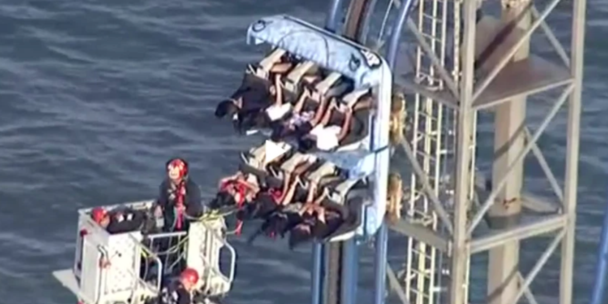 Students rescued from stalled ride at Galveston pier