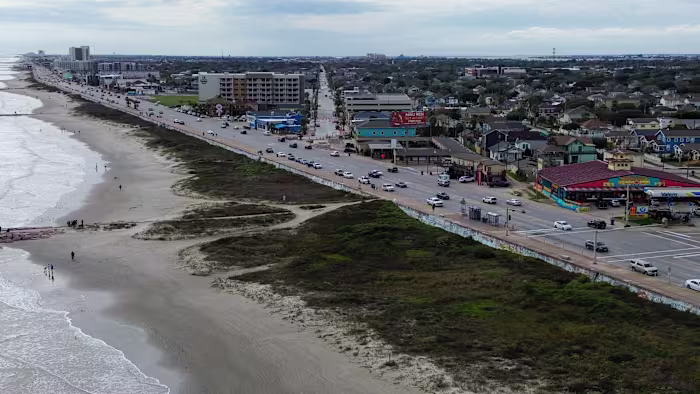 Galveston Stations 30 Lifeguards Along Seawall for July 4th