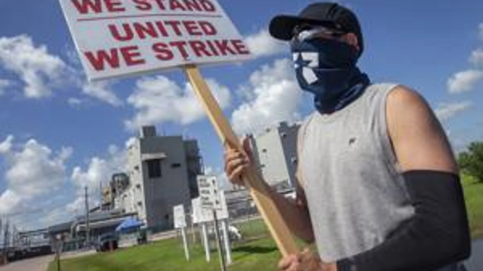 Texas City Ashland Strike Hits Second Week Over Contract Terms