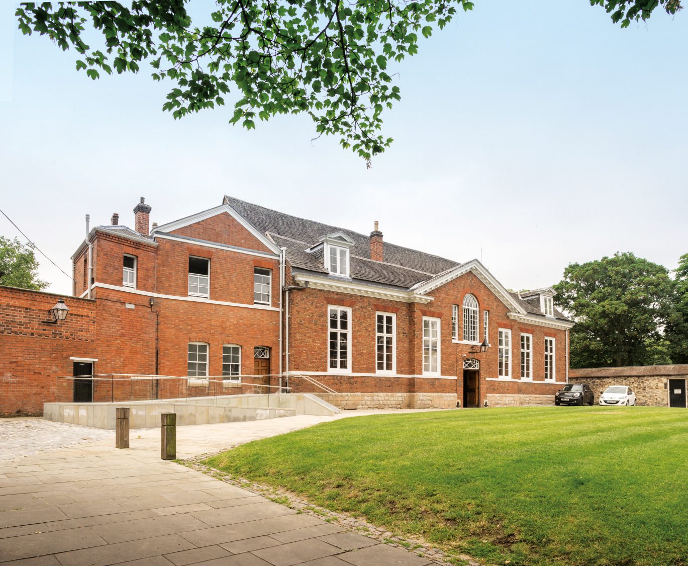 De Montfort University Leicester Castle Business School