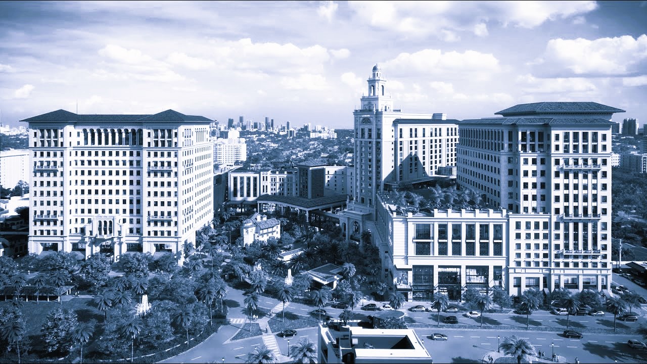 A photo showing The Plaza Coral Gables, and its surroundings.