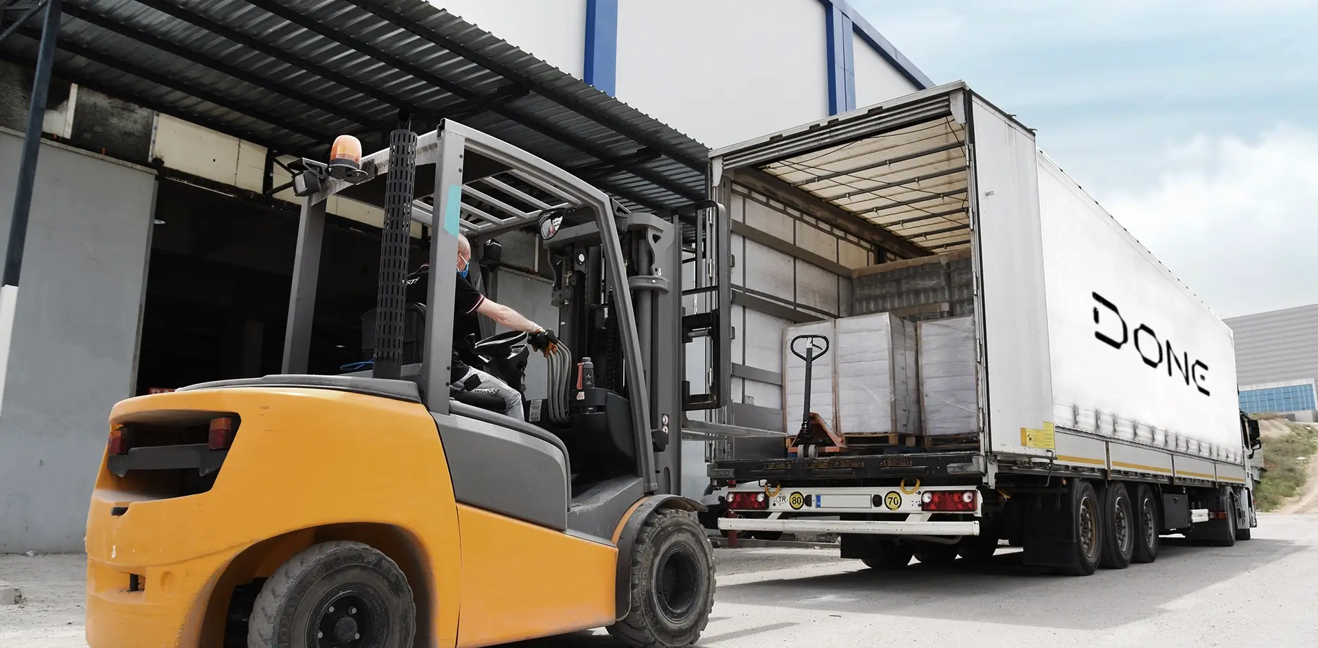 DONE Deliveries. Europe’s top logistics company for businesses.