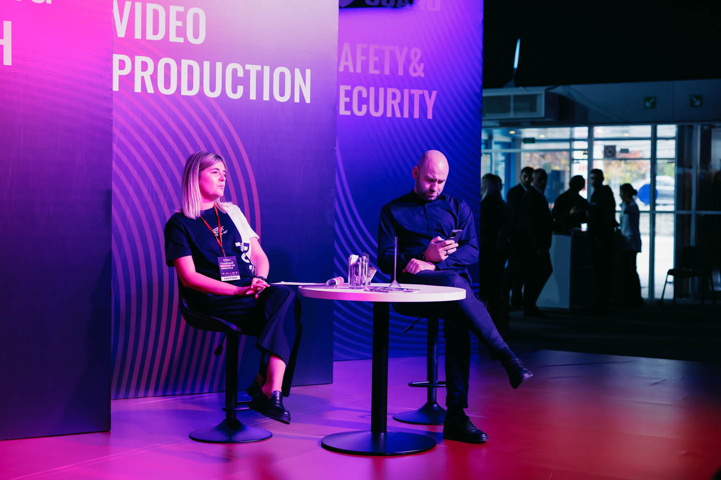 Выставки и форумы Кишинев: тематические инсталляции и навигация от Art Garage для визуальной привлекательности