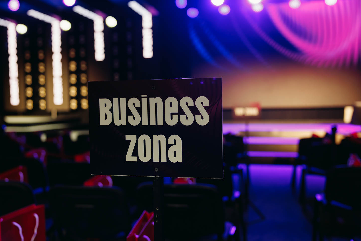 Организация фестивалей Молдова: Иоана Исак, режиссер Festivalul Lupilor, на панели от Media Show Grup