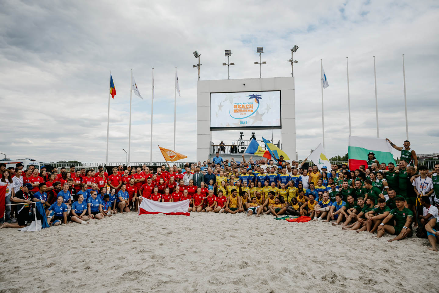 Участники и организаторы на церемонии закрытия в Кишиневе, с полной поддержкой Media Show Group, включая охрану от Libra Guard и технику от MS-Prod.