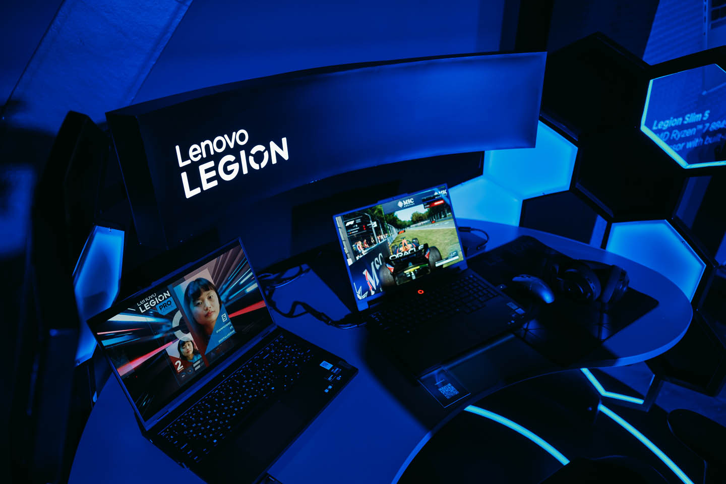 Краш-тест ThinkPad от Mendelevium демонстрирует устойчивость устройств по MIL-STD-810H, с графикой на экранах Line Production и технической поддержкой MS-Prod на форуме Lenovo Day.