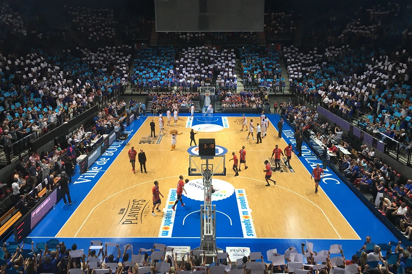 Match de basket dans la salle de l'Arena le Palio Périgord