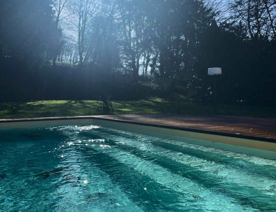Photographie de la piscine du domaine du Val d'atur