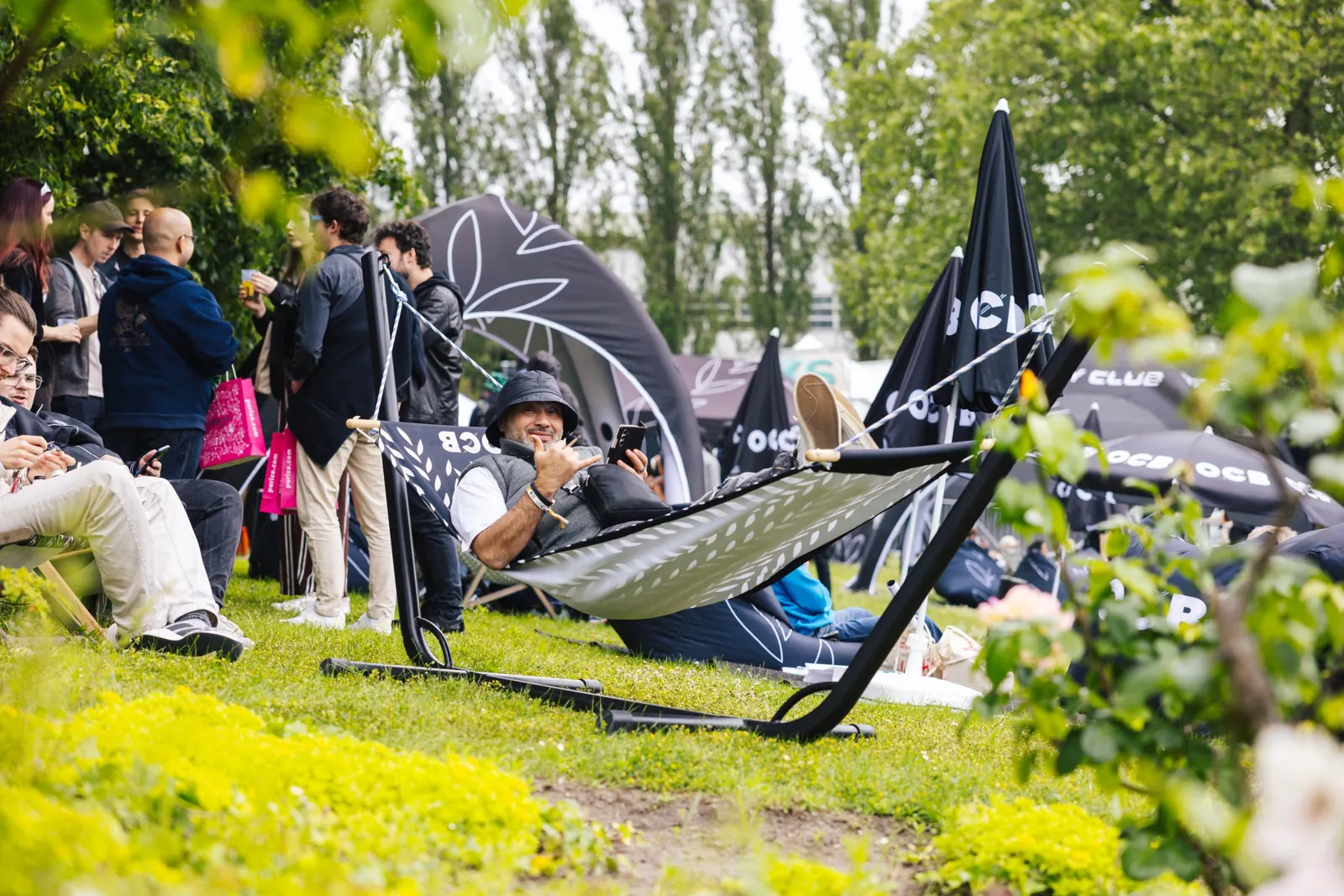 Besucher in der Hängematte in der Golden Area