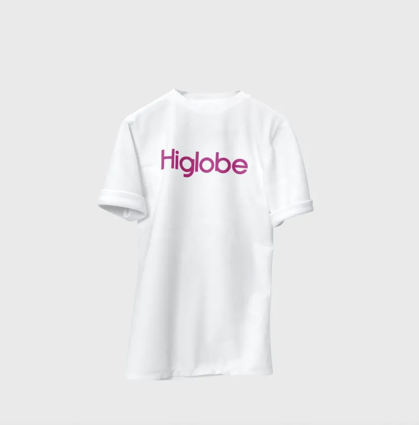 higlobe t shart mockup by ofspace