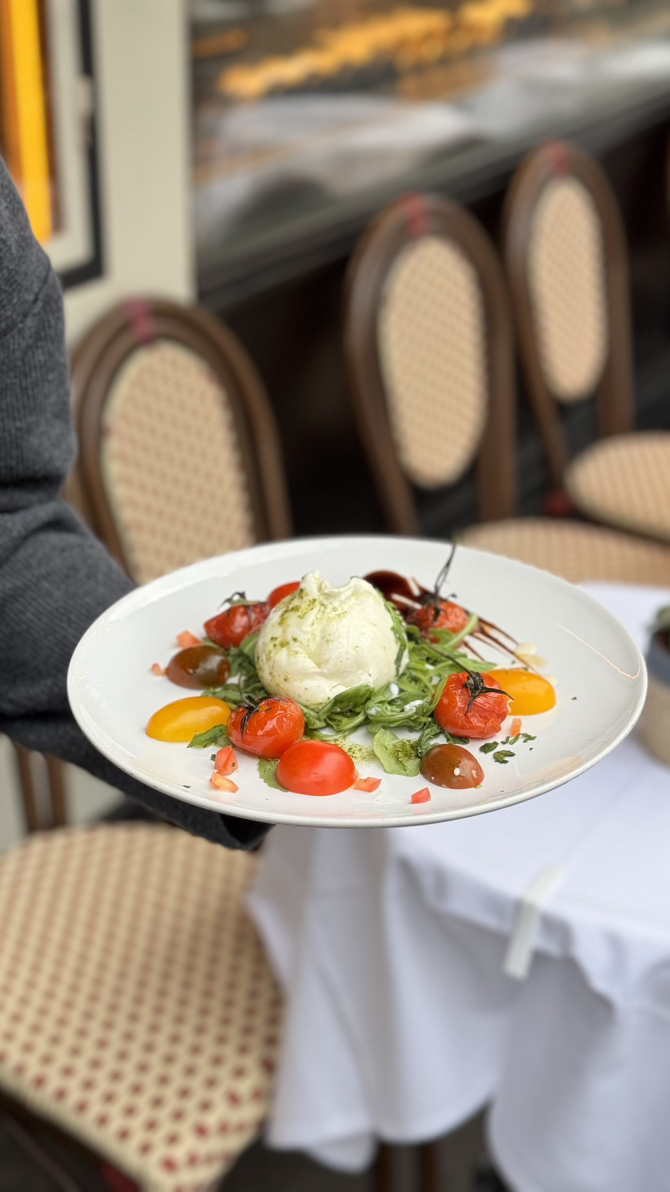 entrée généreuse burrata
