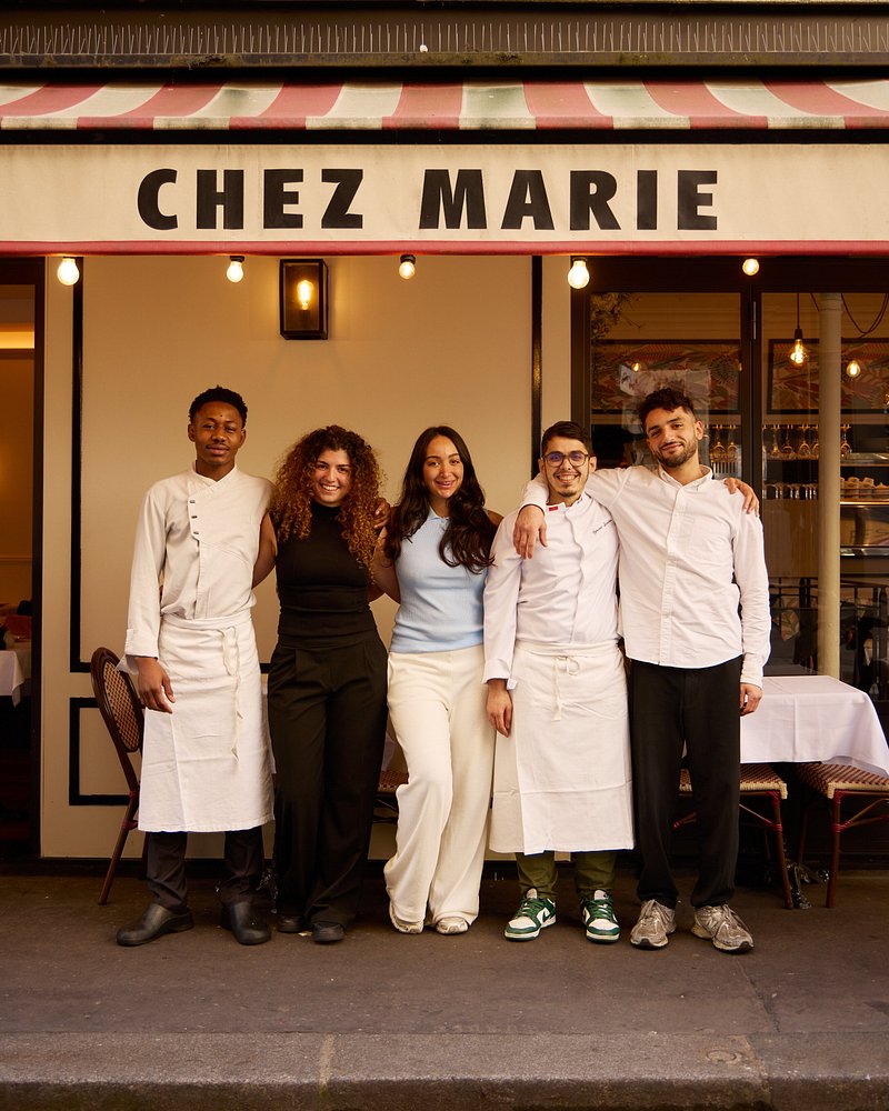 l'équipe derriere chez marie