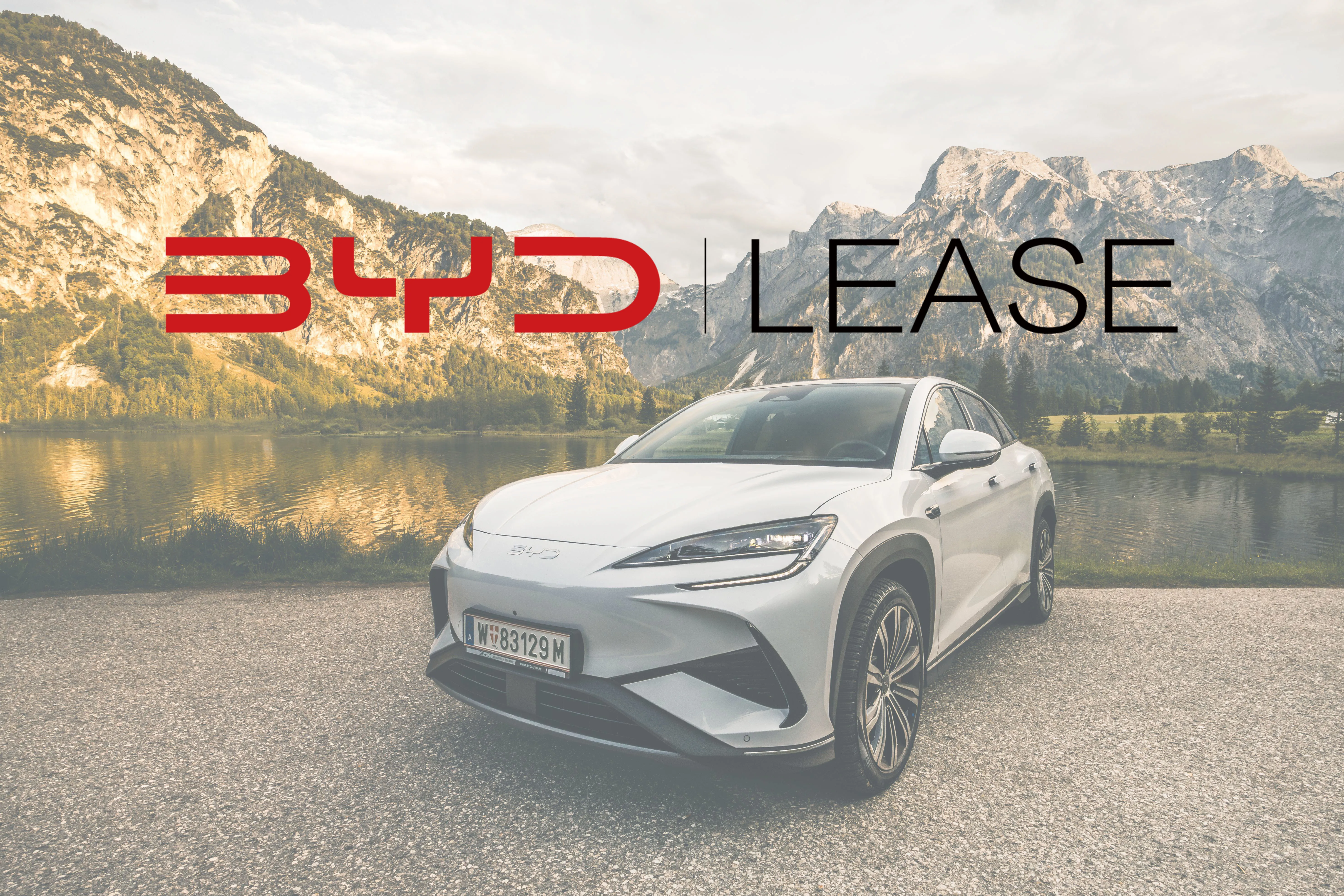 BYD LEASE Logo mit Auto im Hintergrund.