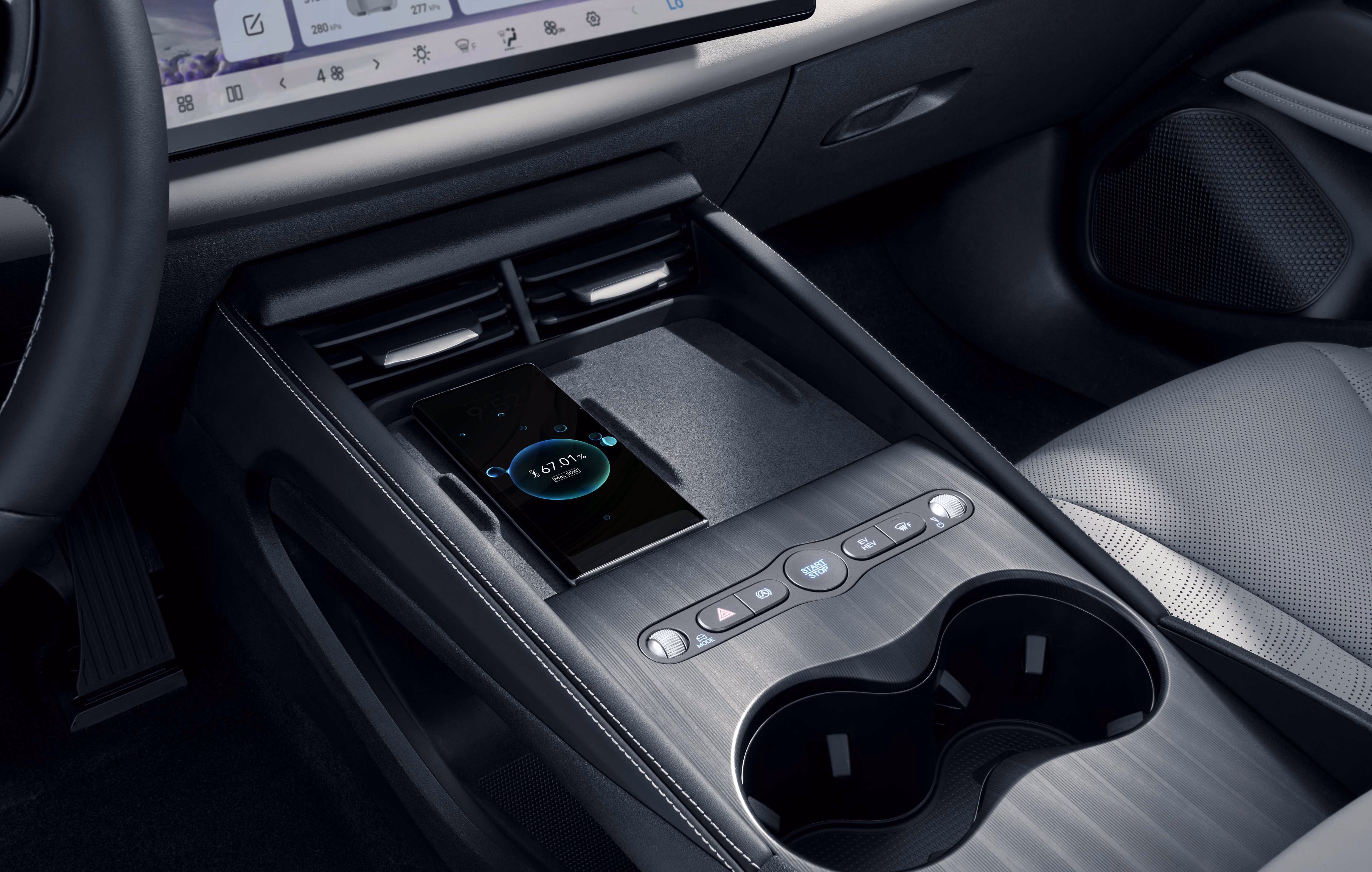 BYD SEAL 6 DM-i, Innenansicht, Nahaufnahme, Kabelloses Laden