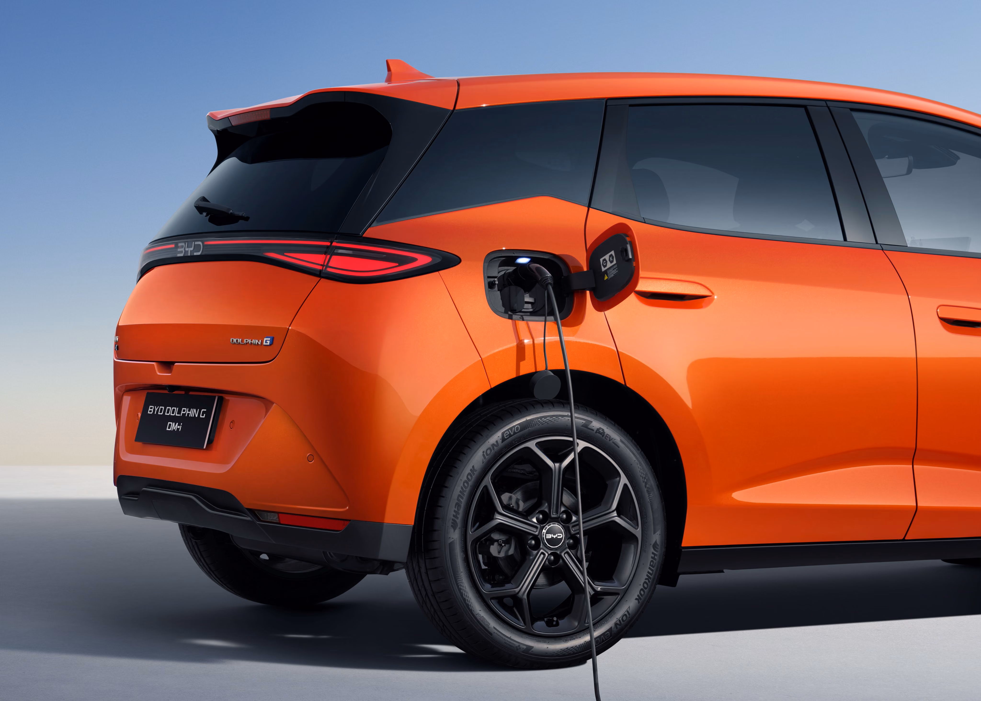 BYD DOLPHIN G DM-i, Technologie, Ladevorgang mit Stecker