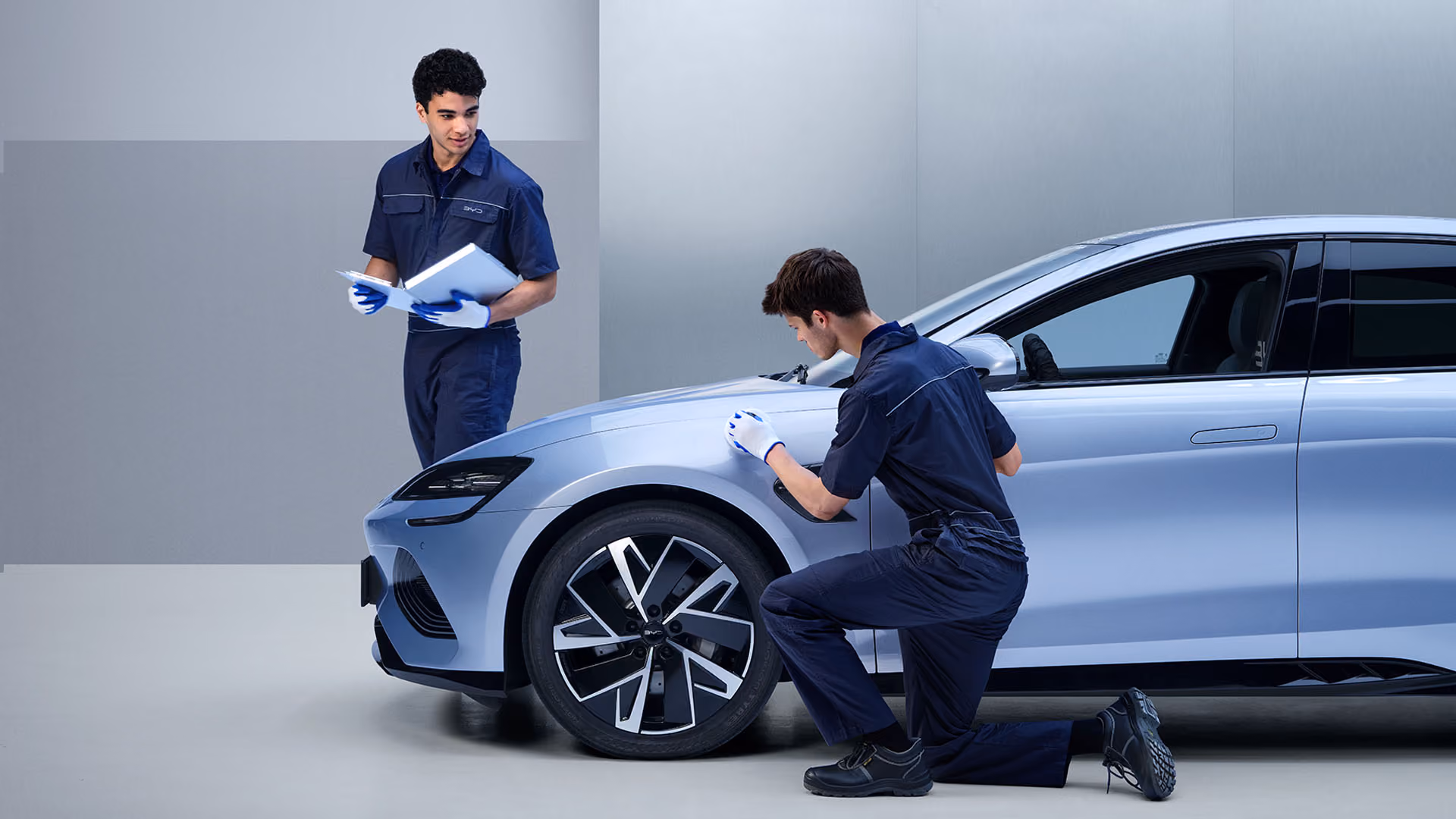 BYD SEAL U, Innenansicht, zwei lachende Kinder