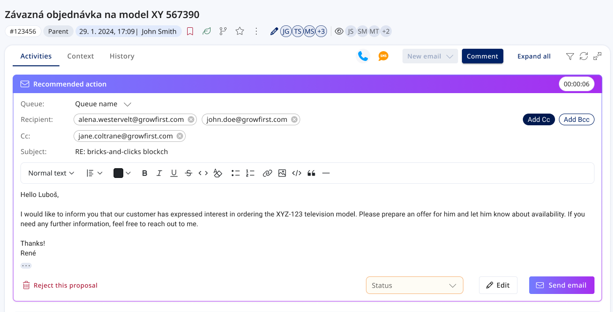 AI-drafted email recommendation in ticket