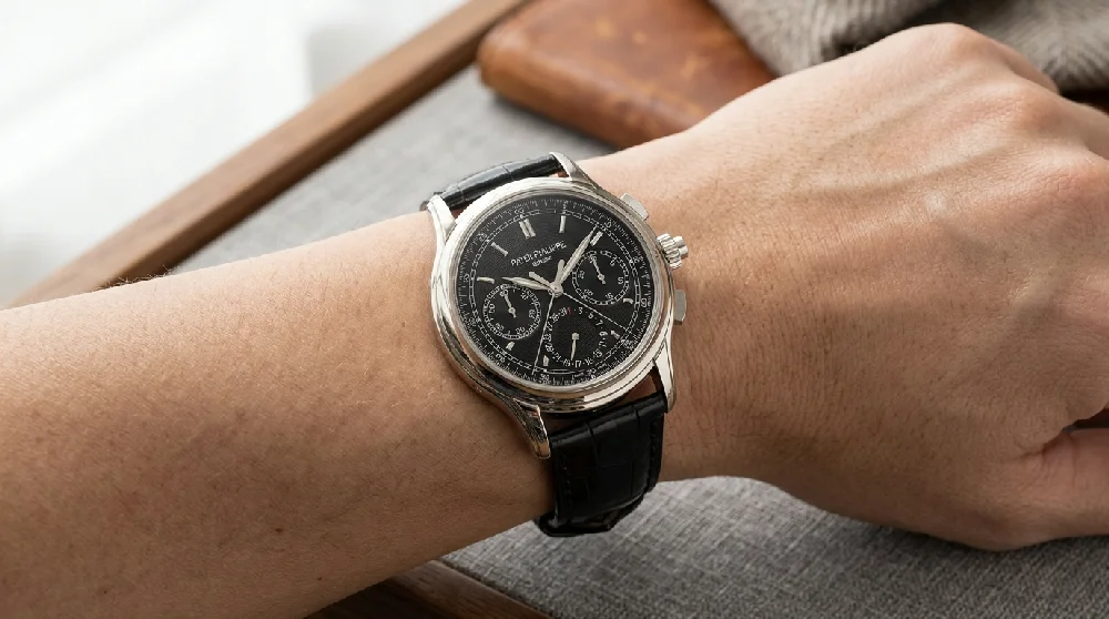 Beveiligde kluis met luxe horloges in opslag