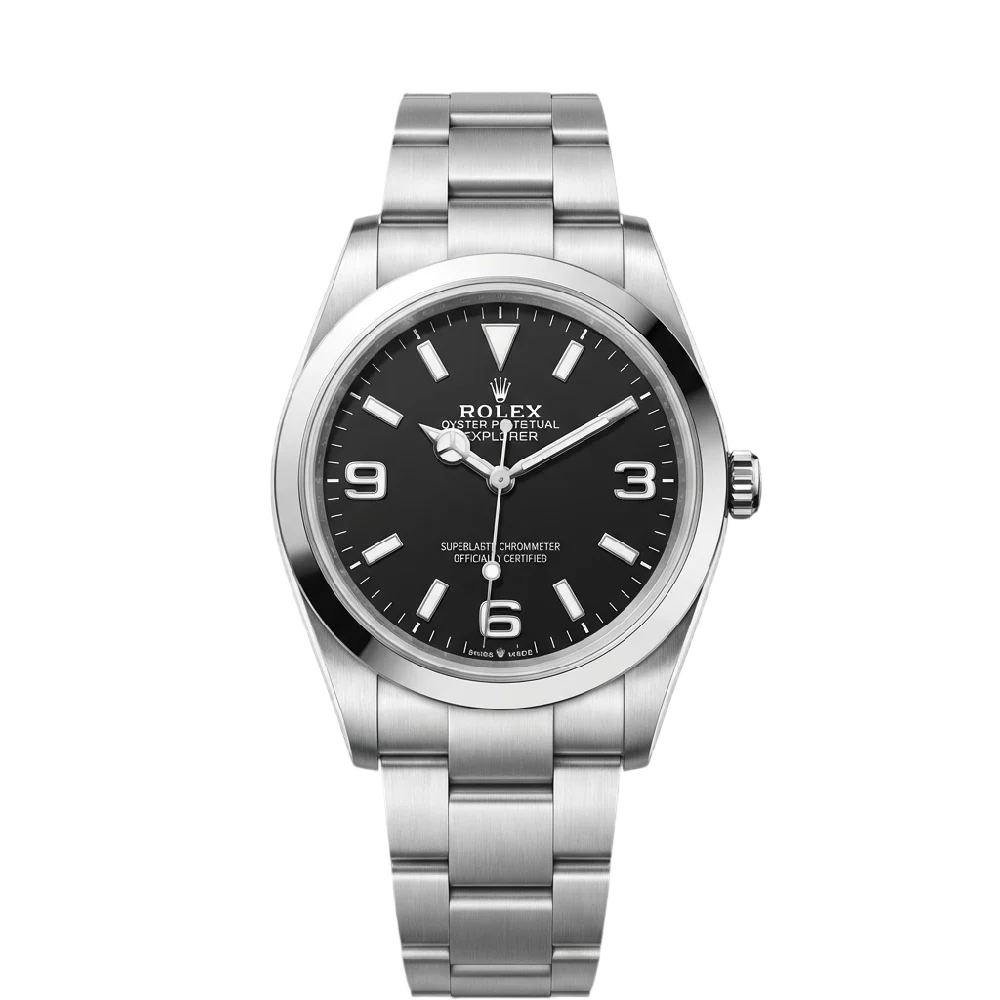 Close-up van een Rolex Explorer horloge aan een pols met Zwitserse bergen op de achtergrond